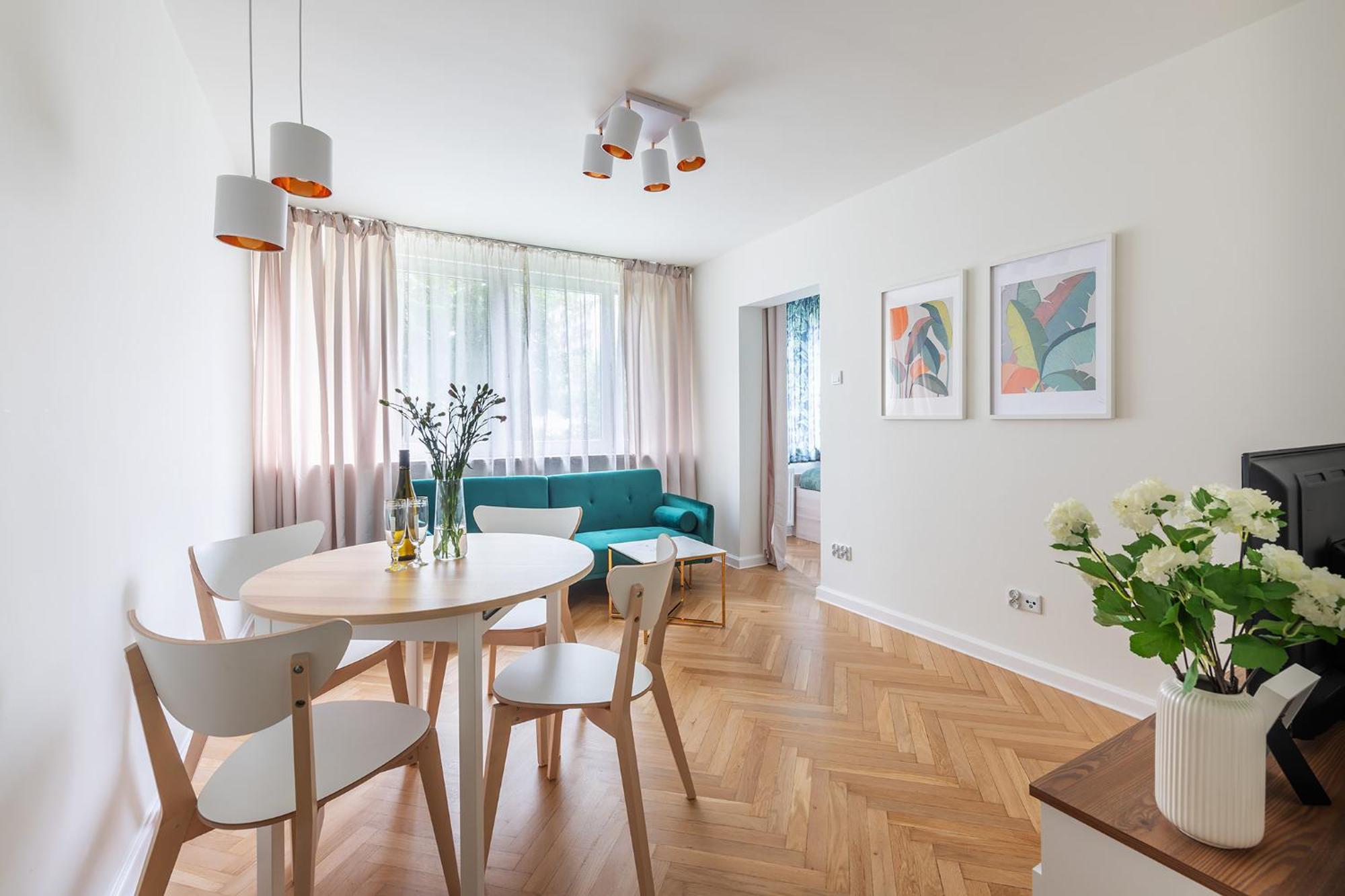 Apartament Solec 79a Prywatne Mieszkanie Z Oddzielna Sypialnia I Prywatnym Miejscem Parkingowym Samodzielne Zameldowanie! Self Check-in System! *